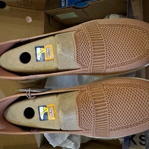 Women’s pinkish slip in Sketchers